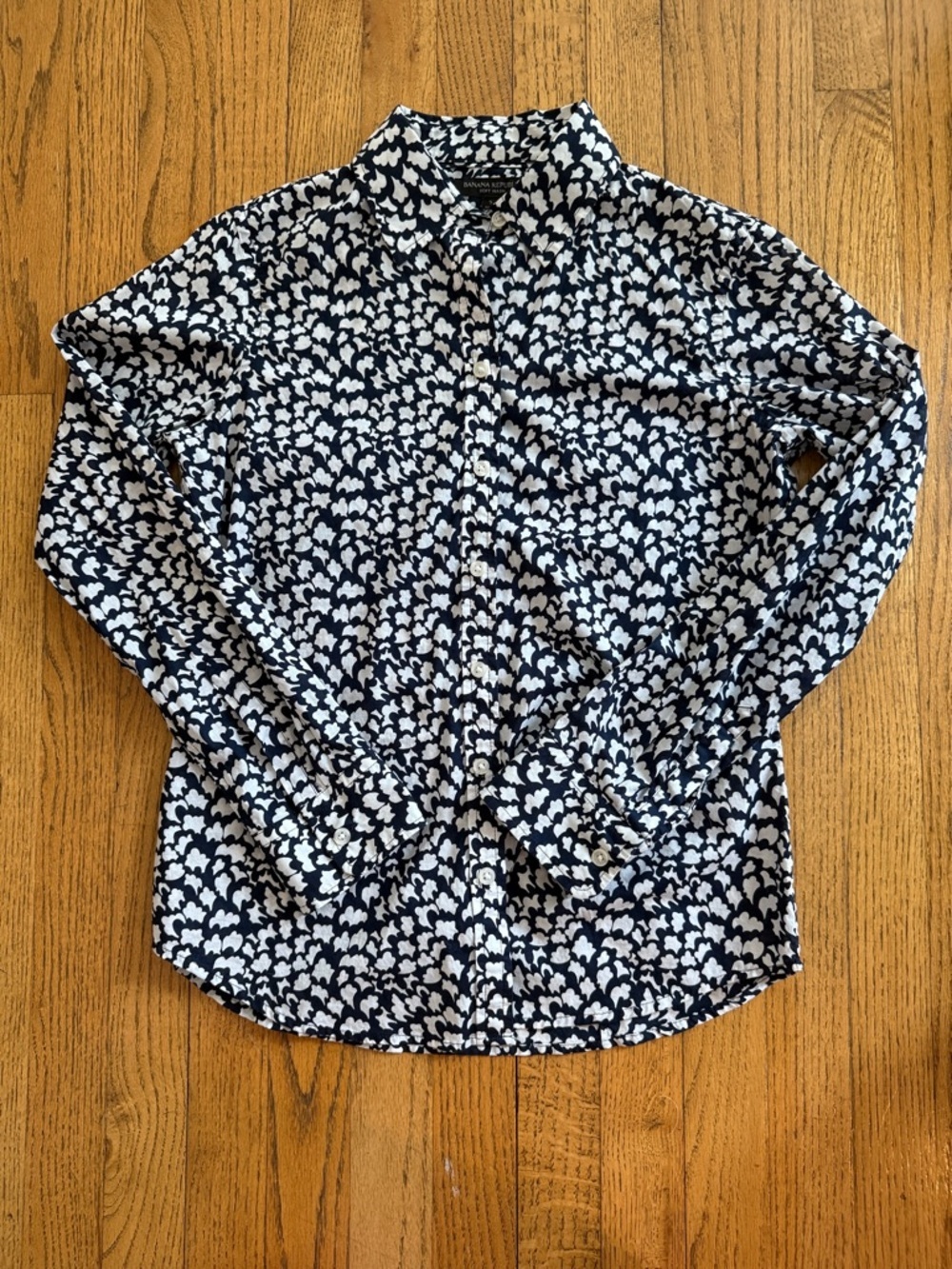 Banana Republic Navy White Floral Soft Wash Button Up Shirt Small